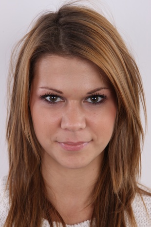 1. Download full pics of model CZECH CASTING - VERONIKA (7661) from czechcasting.com