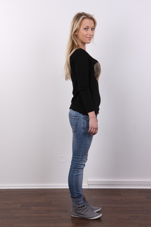 3. Download full pics of model CZECH CASTING - TEREZA (4302) from czechcasting.com