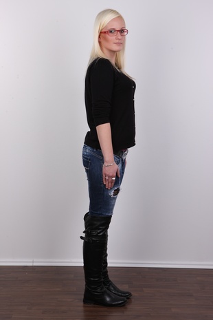 3. Download full pics of model CZECH CASTING - TEREZA (2209) from czechcasting.com