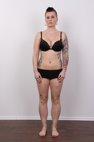 7. Download full pics of model CZECH CASTING - VERONIKA (1506) from czechcasting.com