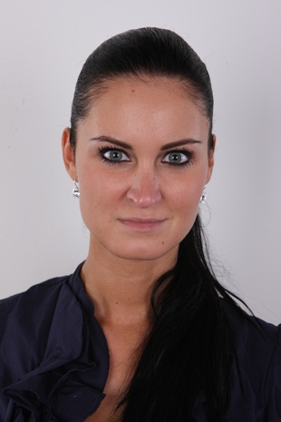 1. Download full pics of model CZECH CASTING - VERONIKA (1418) from czechcasting.com