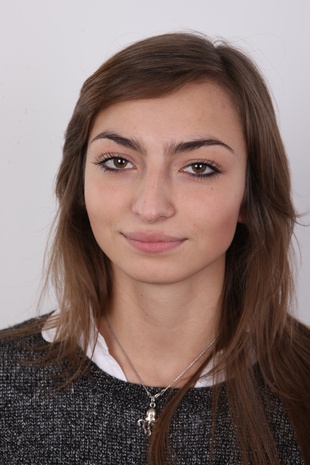 1. Download full pics of model CZECH CASTING - ELISKA (1549) from czechcasting.com