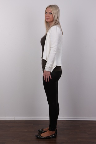 3. Download full pics of model CZECH CASTING - VANDA (1561) from czechcasting.com