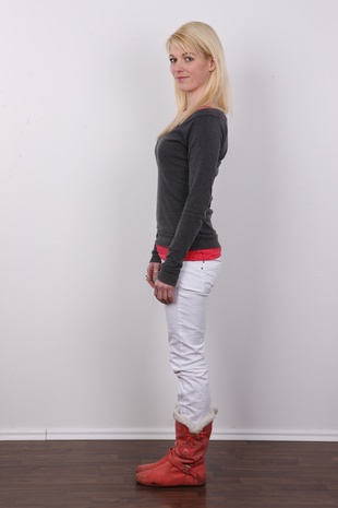 3. Download full pics of model CZECH CASTING - VERONIKA (1574) from czechcasting.com