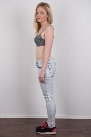 5. Download full pics of model CZECH CASTING - MICHAELA (0226) from czechcasting.com