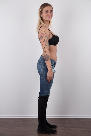 4. Download full pics of model CZECH CASTING - JULIE (6520) from czechcasting.com