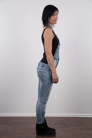 3. Download full pics of model CZECH CASTING - LINDA (8956) from czechcasting.com