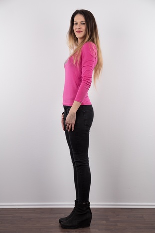 4. Download full pics of model CZECH CASTING - MICHAELA (1909) from czechcasting.com