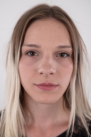 1. Download full pics of model CZECH CASTING - LUCIE (0797) from czechcasting.com