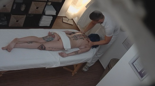 Goth bei einer Massage | Czech Massage 39