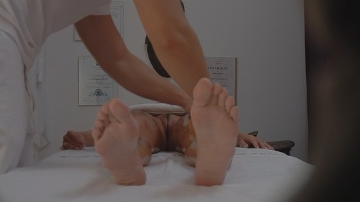 Veronika Fasterova gets an erotic massage |  
	69 
