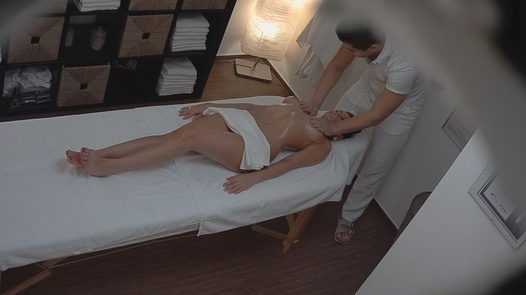 Gypsy gets fingered during the massage | Czech Massage 111