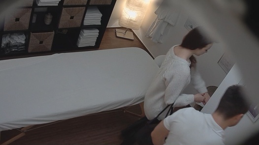 Young brunette enjoys erotic massage |  
	121 
