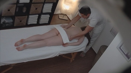 Brünette kam für eine Massage 5 | Czech Massage 139