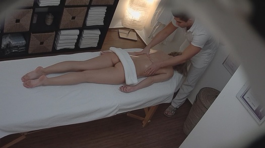 Busty MILF came for an erotic massage | Czech Massage 151
