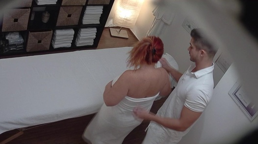 Mature lady gets the massage of her dreams | Czech Massage 242