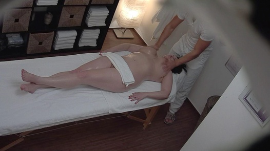 Busty chubby jerks the masseuse off | Czech Massage 252