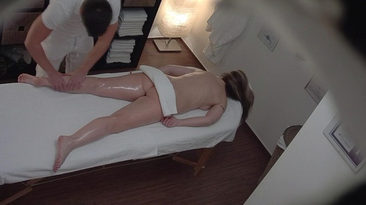 Busty MILF gets her pussy massaged | Czech Massage 308