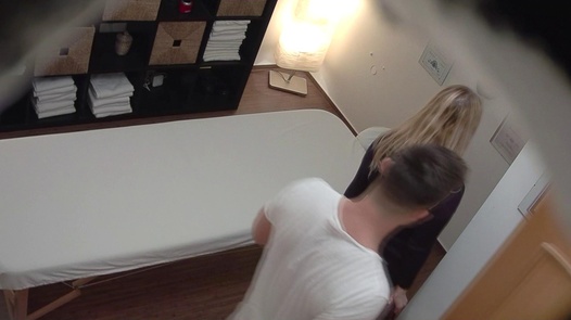 Blonde gets the massage of her dreams 3 |  
	344 
