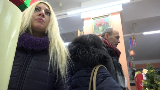 Die vollbusige Blondine muss die Miete zahlen | Czech Pawn Shop 3