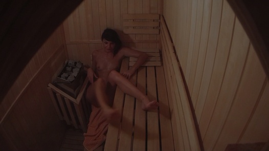 Heiße Brünette allein in der Sauna |  
	13 
