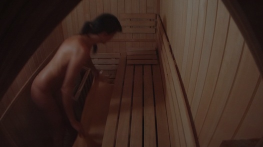 Heiße Brünette allein in der Sauna |  
	13 
