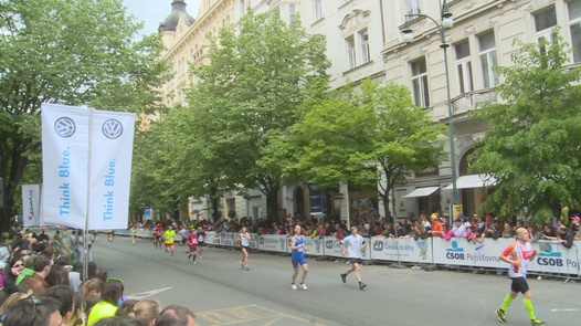 Prague marathon girl |  
	85 
