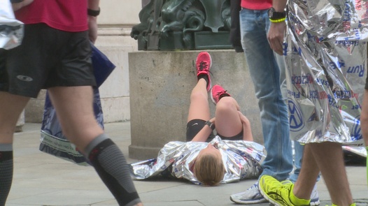 Prague marathon girl |  
	85 
