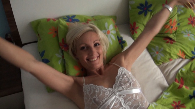 2. Download full pics of Superb Czech 30 y/o from czechamateurs.com