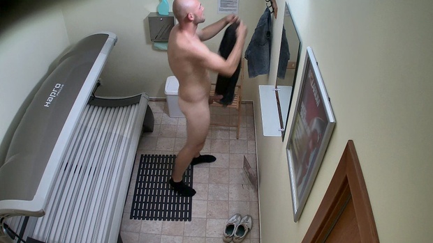 2. Download full pics of Muscled Twink Bares Down for the Spy Cam from czechgaysolarium.com