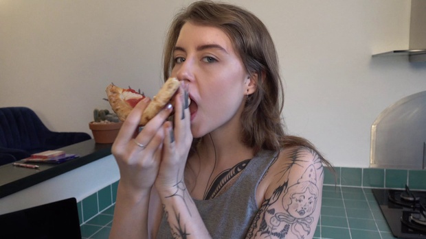 4. Download full pics of Pizza with an extra cum from czechstreets.com