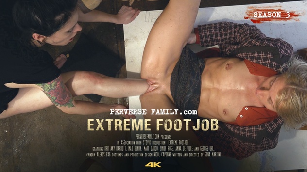 Extreme Footjob