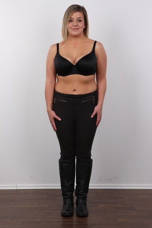 4. Download full pics of model CZECH CASTING - VERONIKA (5136) from czechcasting.com