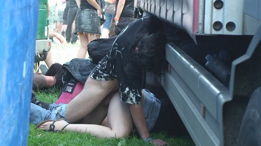 Festival Trashy Fun – Crazy Sex Behind a Trailer